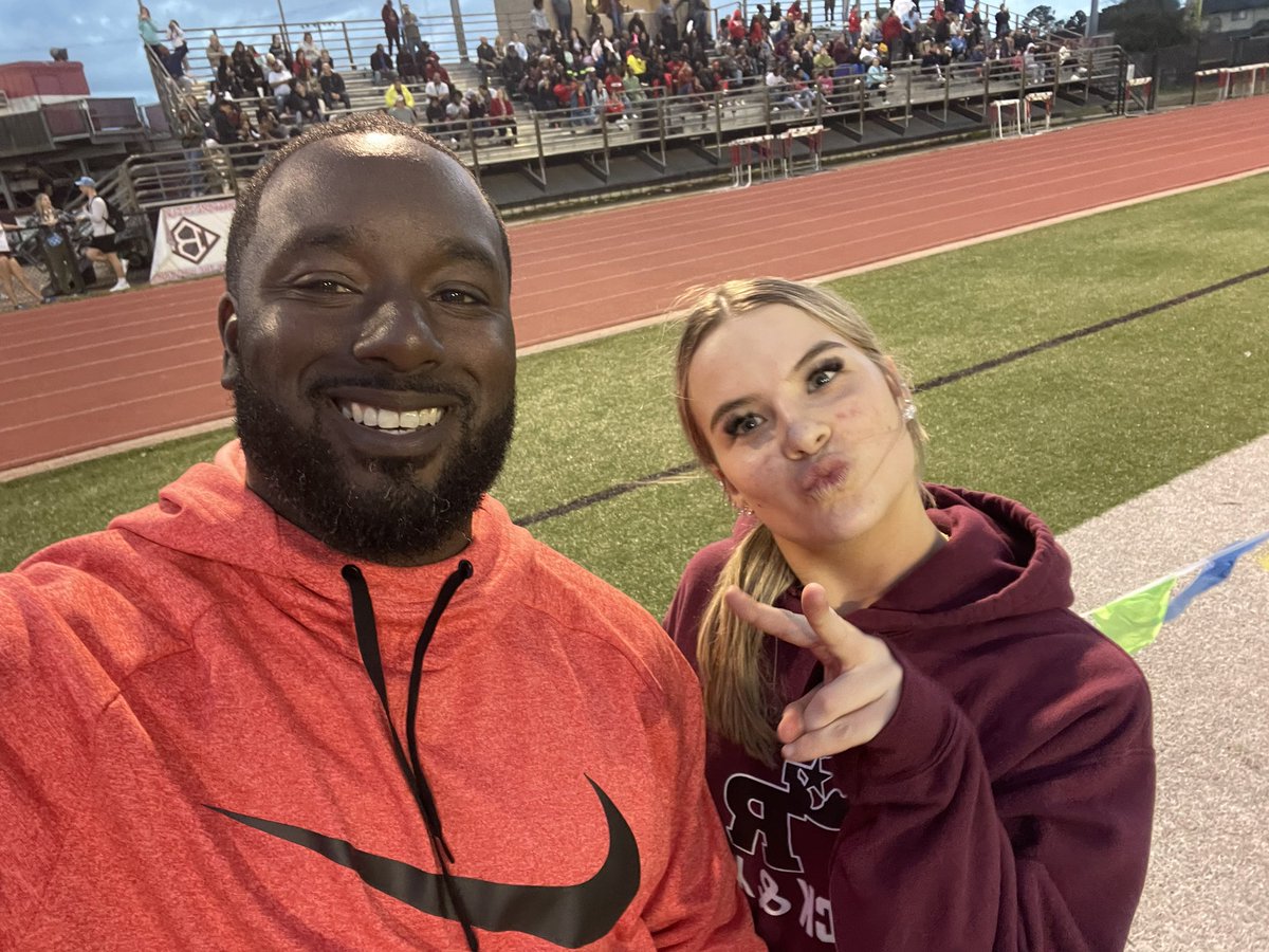 Ran into some familiar faces last night at the Wolverine Relays! Really good to see everyone, I missed y’all. Good luck this season I’ll definitely be rooting for you guys 💯💯 @grhsgirlxctrack @GRHSBOYSTRACKXC @CoachADutch @pinkpatterson @wgjones85 @GRHSABC2 @CoachLittyWitty