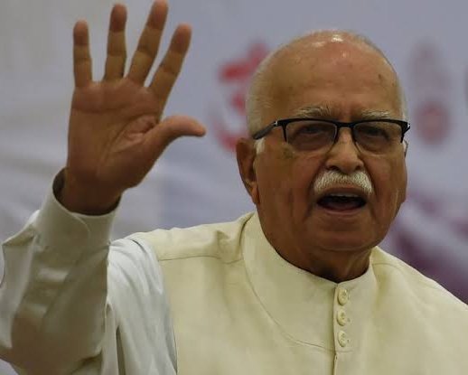 बेटा - पापा - पापा, मैं मस्जिद तोड़ने जा रहा हूं।

पिता - क्यों कर रहे हो ये सब? इससे तुम्हें कौनसा नोबेल प्राइज मिलने वाला है?

बेटा - नॉबेल प्राइज का पता नहीं, भारत रत्न की संभावना पक्की है।

#भारत_रत्न