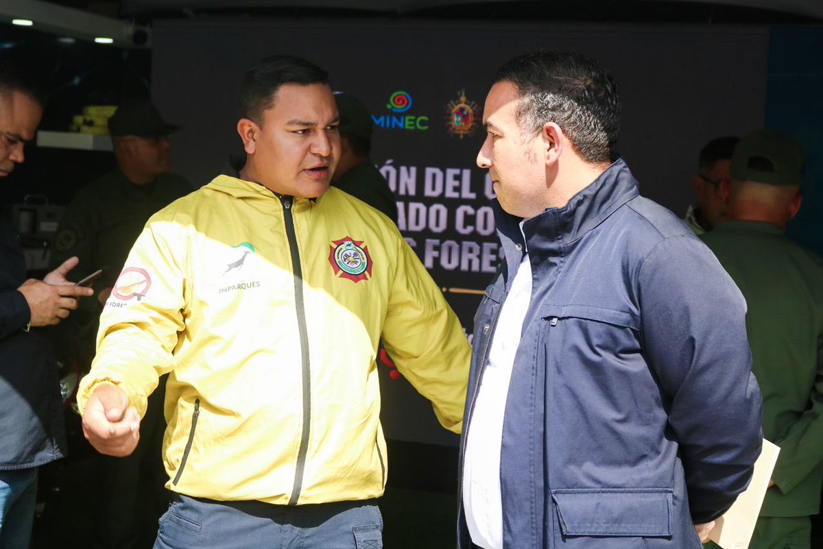 JosueLorcaV's tweet photo. Desde el Poliedro de Caracas, durante la #ExpoGobierno2024 en conjunto con el Ministro de Interior, Justicia y Paz el Alte/J @CeballosIchaso1 , al Director de Protección Civil el M/G Perez Ampueda, el Jefe de Gobierno de Caracas @Nahumfernandezm. @NicolasMaduro @delcyrodriguezv https://t.co/FbWNjhBDc1