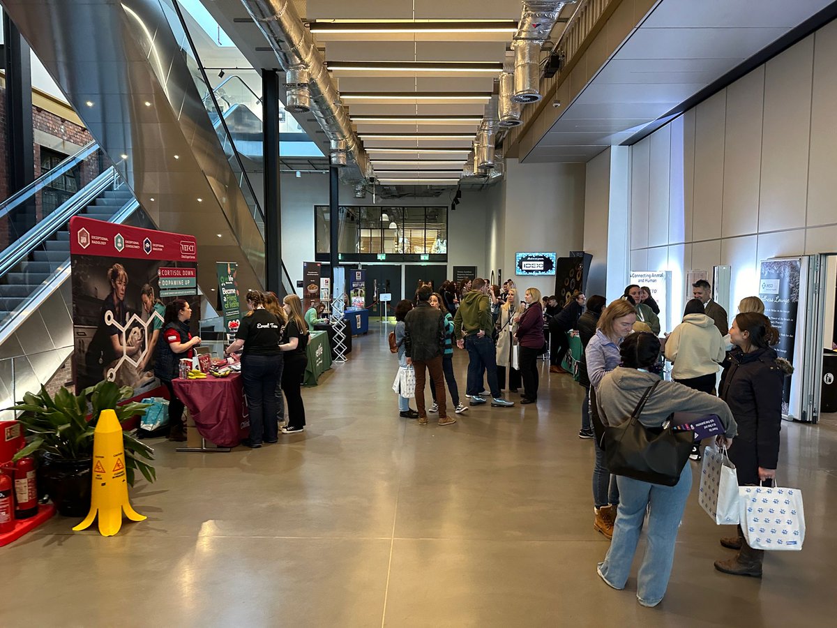 NWReferrals's tweet photo. What a great day at Vets 4 pets regional conference. So nice to meet existing and new clients. Looking forward to tonight’s ball. #AccessibleReferralServices #vets4pets https://t.co/SGoIaDwN2P