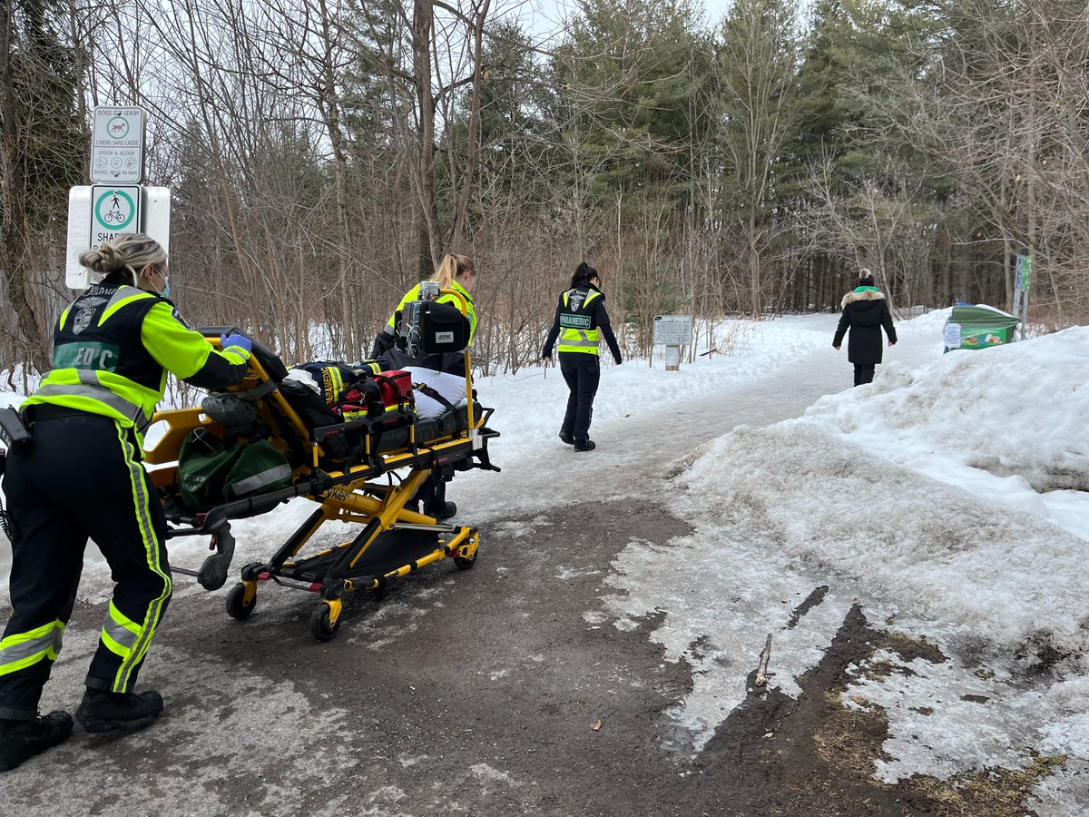 MeehanCarolAnne's tweet photo. Lots of caution and ICE CLEATS needed when walking on paths and trails around the city today.   This morning Ottawa paramedics had to be called when a woman fell and was injured in Beryl Gaffney park.   
@OttawaParamedic @ottawacity #icypaths https://t.co/tcwAv0ZRzq