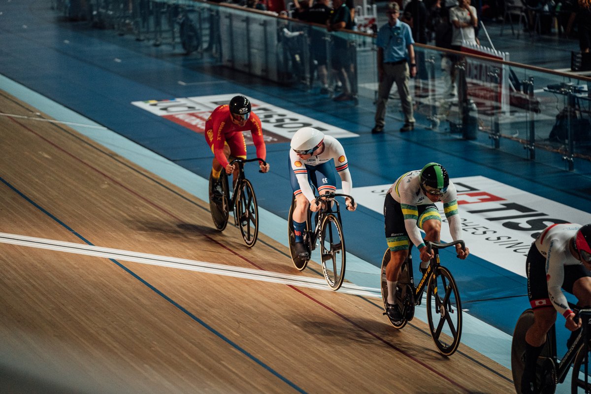 BritishCycling's tweet photo. Madison magic Down Under 💫

Great Britain added another gold to their medal tally on the second day of competition at the UCI Track Nations Cup round in Adelaide.

Elinor Barker and Katie Archibald claimed gold in an expertly ridden women’s Madison. The British pairing dominated the race with their impeccably timed changeovers helping them to take maximum points in five of the 12 sprints. Neah Evans and Sophie Lewis put in an equally impressive ride in the green Team Inspired skinsuits, but were edged off the podium in the final sprint and had to settle for fourth.

Jack Carlin progressed through the keirin rounds nicely as he looked to add to his team sprint bronze from yesterday, but was unable to hold on to a podium place and finished fourth. Joe Truman and Hamish Turnbull were both edged out in their respective heats, but will be back for the individual sprint tomorrow.

Ollie Wood and Will Tidball got some important racing in the legs in the men’s omnium. After middle-order finishes in the scratch, tempo and elimination races for both, Will moved himself up to seventh overall in the points race with two late sprint wins and a lap gain. Ollie unfortunately crashed late on and finished 11th overall.

Following their team sprint victory yesterday, Emma Finucane, Sophie Capewell, Katy Marchant and Lauren Bell all qualified for the individual sprint convincingly, but were unable to advance past the quarter finals. They go again in the keirin tomorrow!

Medal tally // 🥇 3 | 🥈 1 | 🥉 2 

#TissotNationsCup | @UCI_Track