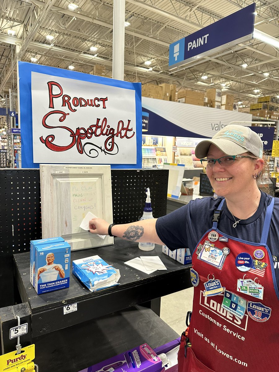 johneric88's tweet image. .@PaintLady1040 showing off the magic cleaning power of of the #MrClean Magic Eraser Sheets! Come by Lowe’s of Summersville and check them out yourself! #R1Demos #lowes @M_Wilson606 @JBBailey9 @DebDearing @kennygrimsley @BlueBoxR1