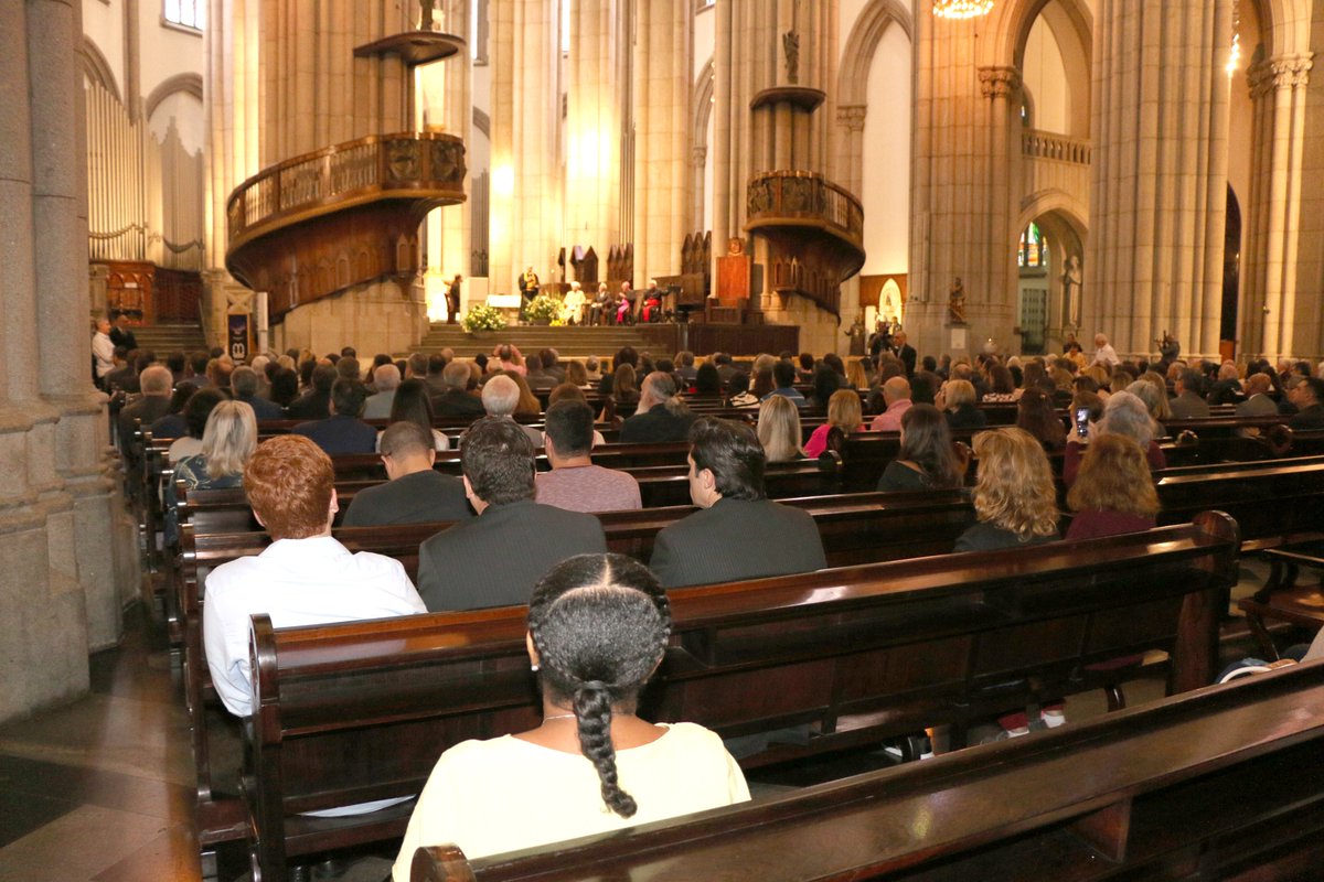 TCESP's tweet image. O Presidente do TCESP, Renato Martins Costa, participou neste sábado, 3/2, da cerimônia inter-religiosa em alusão às comemorações do sesquicentenário do Tribunal de Justiça de São Paulo (TJSP)., realizada na Catedral Metropolitana da Sé. 

#tjsp #tcesp #tribunaisdecontas