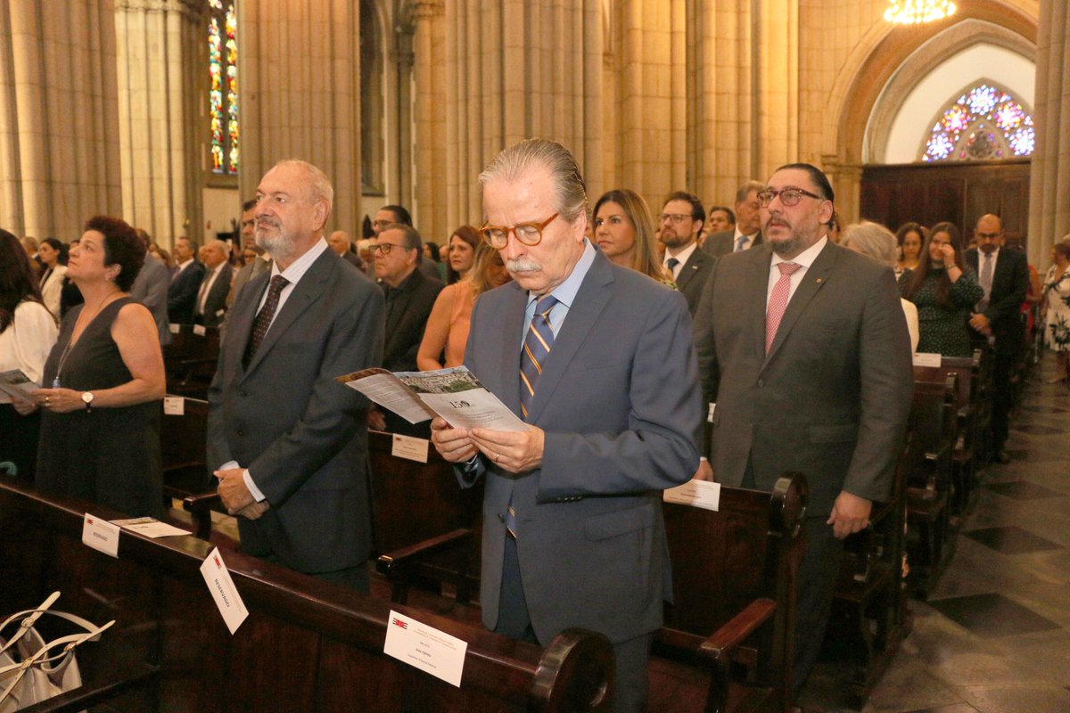 TCESP's tweet image. O Presidente do TCESP, Renato Martins Costa, participou neste sábado, 3/2, da cerimônia inter-religiosa em alusão às comemorações do sesquicentenário do Tribunal de Justiça de São Paulo (TJSP)., realizada na Catedral Metropolitana da Sé. 

#tjsp #tcesp #tribunaisdecontas