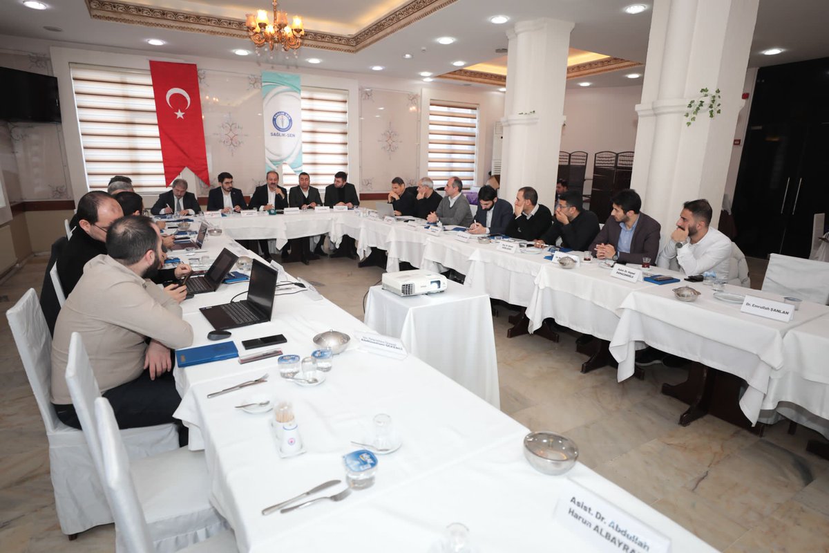 Sağlık-Sen Hekim Komisyonu tarafından "Üniversite Hastanelerinde Çalışan Hekimlerin Sorunları ve Sağlık Hizmet Sunumunda Yaşanan Problemler" konulu bir çalıştay gerçekleştirildi.

Sağlık-Sen Genel Başkanı Mahmut Faruk Doğan: "Biz hekimlerimiz için bugünün Türkiye'sine yakışan,