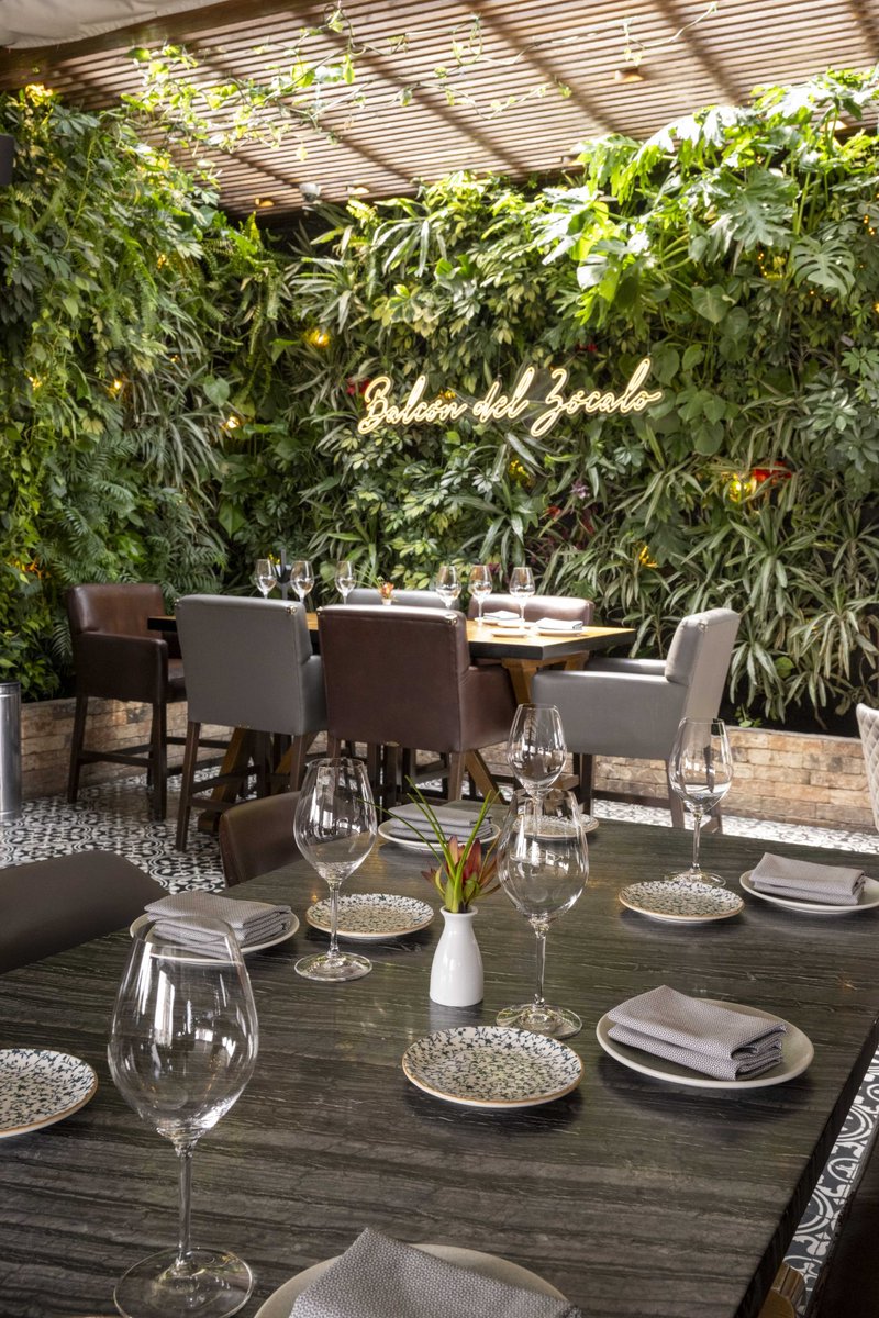Cada mesa tiene una historia por contar; crea la tuya, inolvidable, llena de personajes memorables, nosotros te damos el escenario perfecto.
Av. 5 de Mayo 61, Centro Histórico de la Cdmx
#BalcónDelZócalo #Gastronomia #Menu #LaCocinaDeBalcón #BDZ