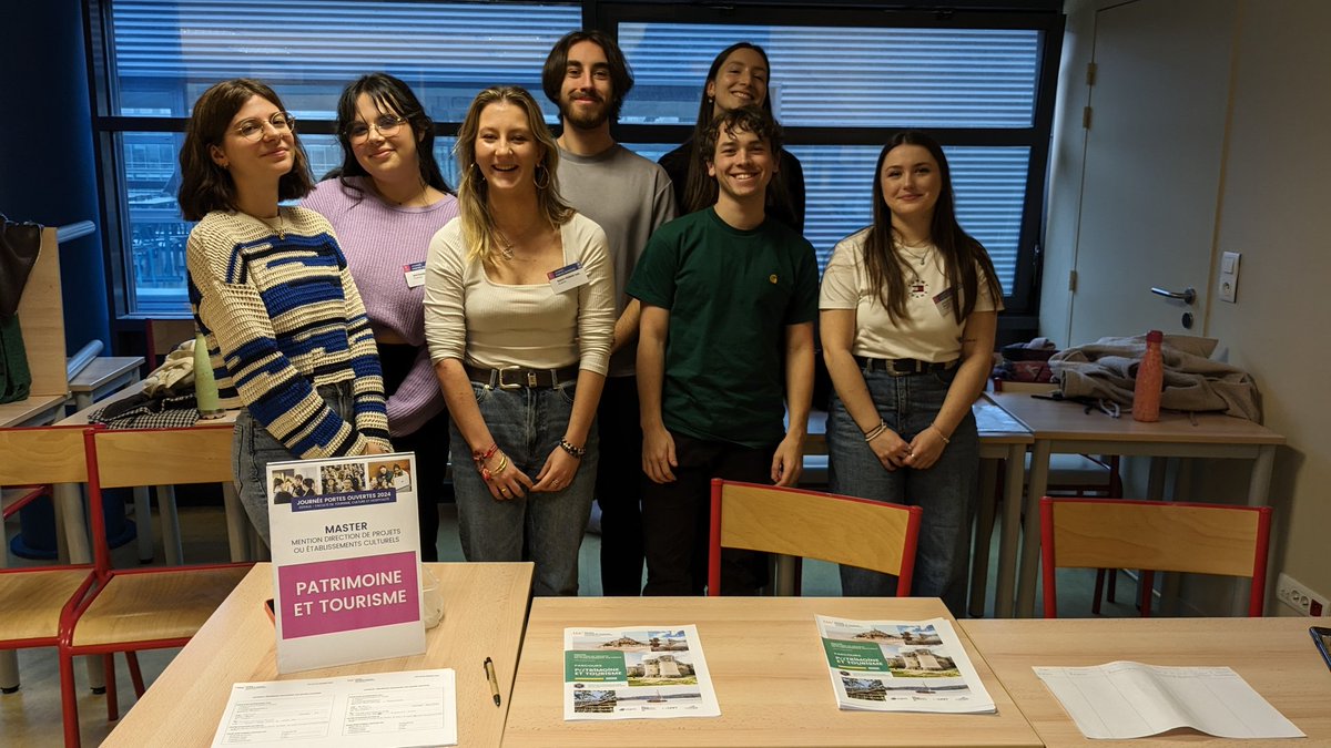 Les étudiant.e.s de 1e année de Master Patrimoine et Tourisme de l'#ESTHUA (tou.te.s ne sont pas en photo) étaient au rendez-vous pour accueillir et informer pour la Journée Portes Ouvertes de l'<a href="/UnivAngers/">Université d'Angers</a>: bravo et merci ! #Parcoursup #MonMaster #Tourisme #Culture #Hospitalité