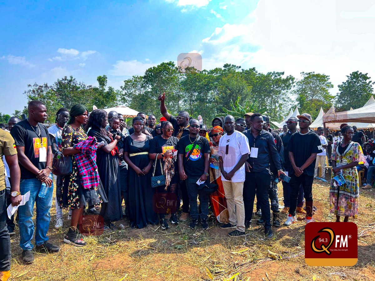 943qfmlira's tweet photo. PICTORIAL 📸
Artists across the country unite to say goodbye to Beepee.
#RIPBeepee
#943qfmupdates https://t.co/fGTxa37jnd