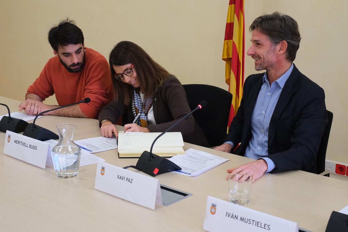 🪴La presidenta de l'<a href="/ACMunicipis/">Associació Catalana de Municipis</a> , <a href="/meritxellbudo/">Meritxell Budó🎗</a>, i el conseller de <a href="/dsocialscat/">Drets Socials i Inclusió</a>, <a href="/carlescampuzano/">carles campuzano</a>, han visitat la <a href="/firacandelera/">LA CANDELERA</a>. 

#SomMolinsDeRei #FiraCandelera