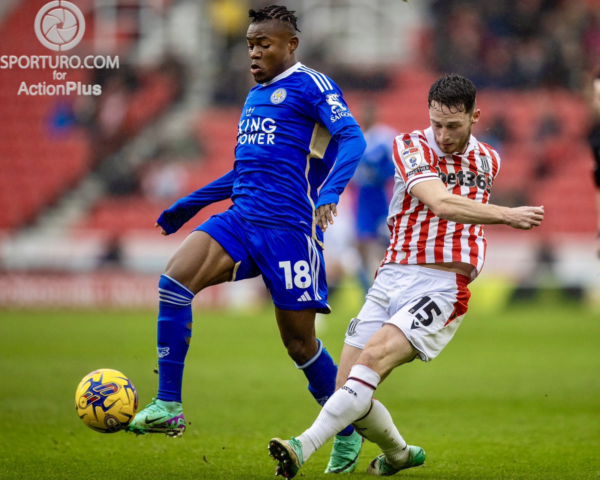 TODAY: @LCFC extended their lead at the top of the @SkyBetChamp to 11 points as they blitzed past @stokecity 5-0 #football #soccer #championship #efl #futball #futbol #stoke #stokecity #thepotters #leicester #leicestercity #lcfc #thefoxes #STOvLEI #sportsphotography