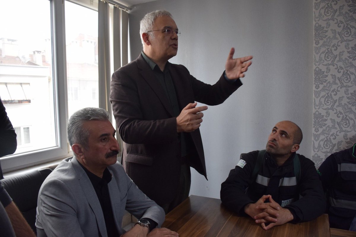 Bugün CHP İl Başkanımız Nihat Yeşiltaş ile birlikte DİSK Enerji-Sen’i ziyaret ederek Bursa’da elektrik dağıtım şirketlerinde çalışan işçilerin hak arayışlarında mücadelelerini destekledik. ⁦<a href="/EnerjiSenGM/">Enerji-Sen Güney Marmara Şubesi</a>⁩ ⁦