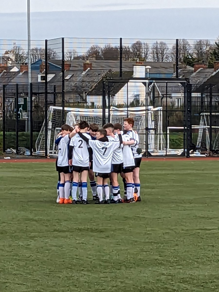 OLSPCKPE's tweet image. Congratulations to our Year 8 boys ⚽️ team who continue their fine form in the NI cup, overcoming Lurgan Junior High. They now play St Columb’s, Derry in the semi final! What an achievement! Well done to all involved and good luck in the semi-final, boys. #teamknock @NISchoolsFA