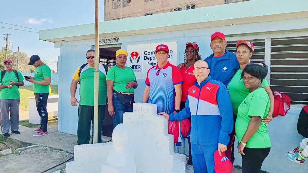 📍El @cidc_cuba se traslada al festival deportivo zonal-provincial de voleibol, baloncesto y balonmano, en la provincia más occidental de nuestro país, pinar del río. 🏐🏀⚽️

Acá les dejamos unas instantáneas 😉📸
.
.
.
#DeporteCubano #CienciaCubana #PinarDelRio