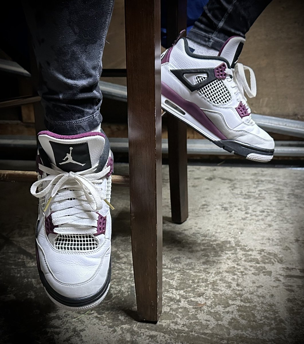DJKingJam's tweet photo. Got @jamescara75 to let me shoot her #kotd for a change (she is usually behind the cam on my posts)

#PSG4’s 🤌🏼🔥💯

#barstoolpic @Jumpman23 @Nike 
#YourSneakersAreDope #AJ4 #jordan4 #AirJordan #wdywt #sneakerheads https://t.co/xqmIt30X8U