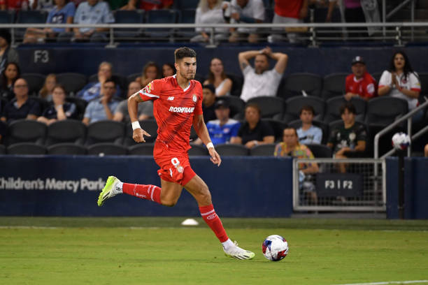 Yuri Alberto x Pedro Raul em 2023:

🎮Jogos: 63x43
⚽Gols: 15x13
🅰️Assistências: 8x3
📒Cartões: 11x7
🏆Competições disputadas: Paulistão, Brasileirão, Copa do Brasil, Libertadores, Sul-americana x Cariocão, Brasileirão, Copa do Brasil, Liga MX e Leagues Cup