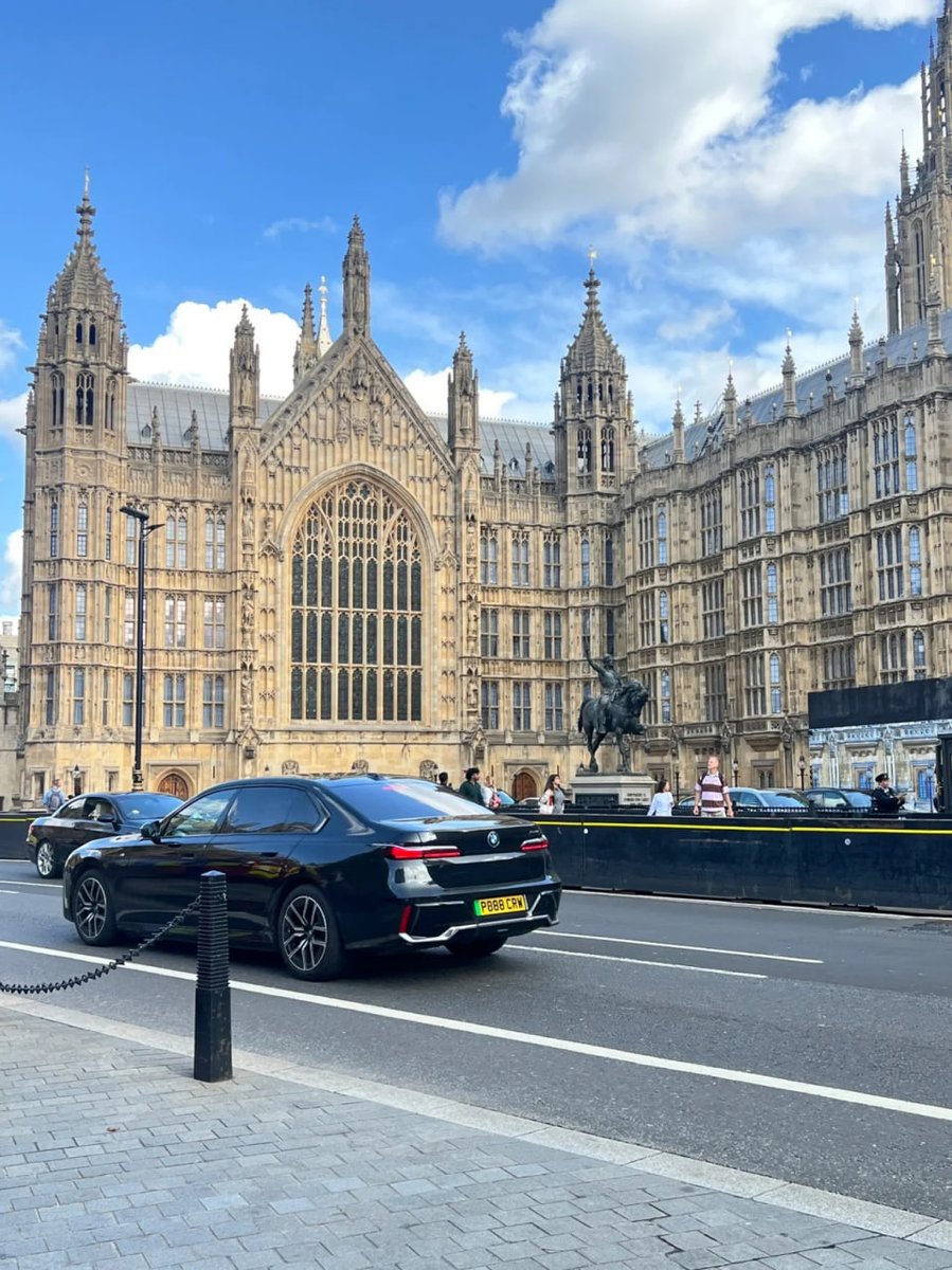 rupertdenoga's tweet photo. London is history; It is a city full of culture and attractions. And there's no better way to capture the essence of a city than to capture it well. https://t.co/NBZqXdvK7V