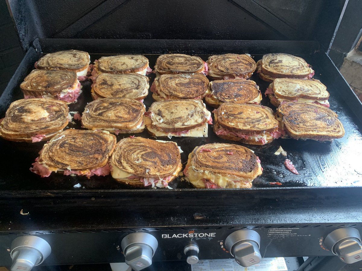 bobjoseph8301's tweet photo. Couple #twotree Ruebens for lunch today #dadsbegriddlin #dadsbegrillin https://t.co/XgjsOtr7Dq