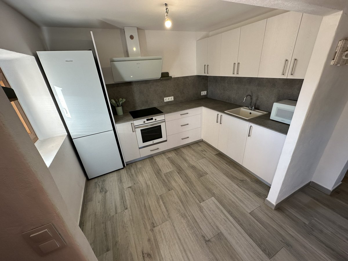 fran_inv's tweet photo. Acabo de recoger las llaves de esta magnífica casita en Santanyi. 🏡

- Alquiler 600€. 
- Gastos 130€. 

La alquile sin visitarla. Sabía que era un chollo sin verla. 

Puede que pruebe por primera vez de realquilarla. Un rent to rent. 💰

Iré compartiendo la experiencia. https://t.co/SEc78IAE79