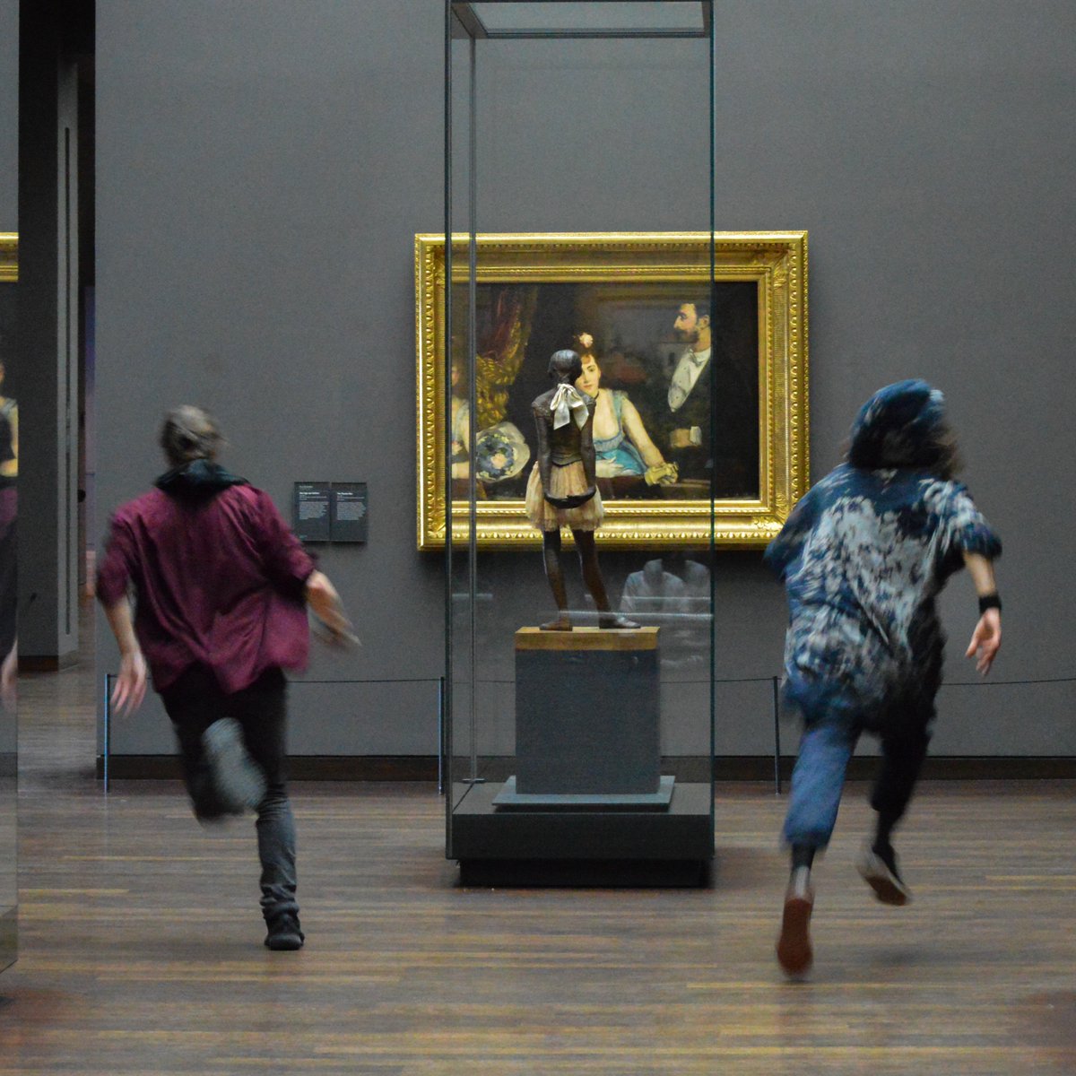 Musée d'Orsay (@museeorsay) on Twitter photo 𝗦𝗧𝗥𝗘𝗘𝗧 𝗔𝗥𝗧 • Musique & Free-run chorégraphique
Dans la nef du musée, un véritable dialogue entre la musique de <a href="/apachesensemble/">Les Apaches !</a> et les performances des free-runners !
📅 6 & 7 fév. (19h et 21h)
👉 bit.ly/ApachesStreetA…
#OlympiadeCulturelle <a href="/Paris2024/">Paris 2024</a> <a href="/GrandParisMGP/">Métropole du Grand Paris</a> 𝗦𝗧𝗥𝗘𝗘𝗧 𝗔𝗥𝗧 • Musique & Free-run chorégraphique
Dans la nef du musée, un véritable dialogue entre la musique de <a href="/apachesensemble/">Les Apaches !</a> et les performances des free-runners !
📅 6 & 7 fév. (19h et 21h)
👉 bit.ly/ApachesStreetA…
#OlympiadeCulturelle <a href="/Paris2024/">Paris 2024</a> <a href="/GrandParisMGP/">Métropole du Grand Paris</a>