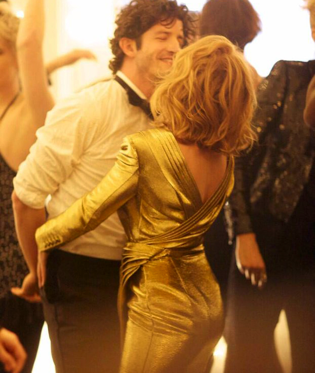 KylieOTD's tweet photo. 3 February 2014 • Kylie Minogue released the official music video for 'Into the Blue'. https://t.co/NTwNXp5dky