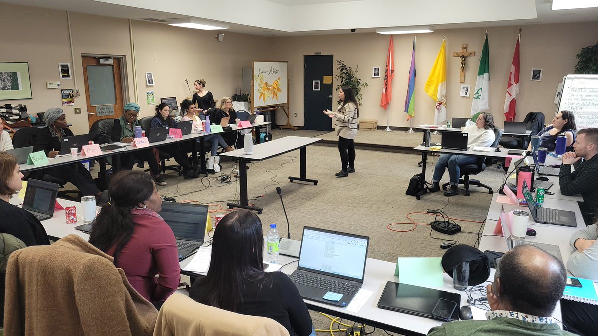 Brytnee Brough présente son rôle à titre de coordonnatrice de l'éducation autochtone <a href="/CscProvidence/">Csc Providence</a> dans le cadre du prog Leaders de demain Volet 1.   <a href="/ECSteJeannedArc/">École élémentaire catholique Sainte-Jeanne-d'Arc</a> <a href="/EECStJdeBrebeuf/">École catholique Saint-Jean-de-Brébeuf</a> <a href="/ESCMgrBruyere/">École secondaire catholique Mgr-Bruyère</a> <a href="/ESCEJL/">École secondaire catholique E.J. Lajeunesse</a> <a href="/EECMgrACaron/">École catholique Mgr-Augustin-Caron</a> <a href="/EcoleMJN/">École Monseigneur-Jean-Noël</a> <a href="/EECPavdesJeunes/">École catholique Pavillon des Jeunes</a> <a href="/HeleneLecardH/">Hélène Lecard-Hallas</a> <a href="/EECSteUrsule/">École catholique Sainte-Ursule</a>