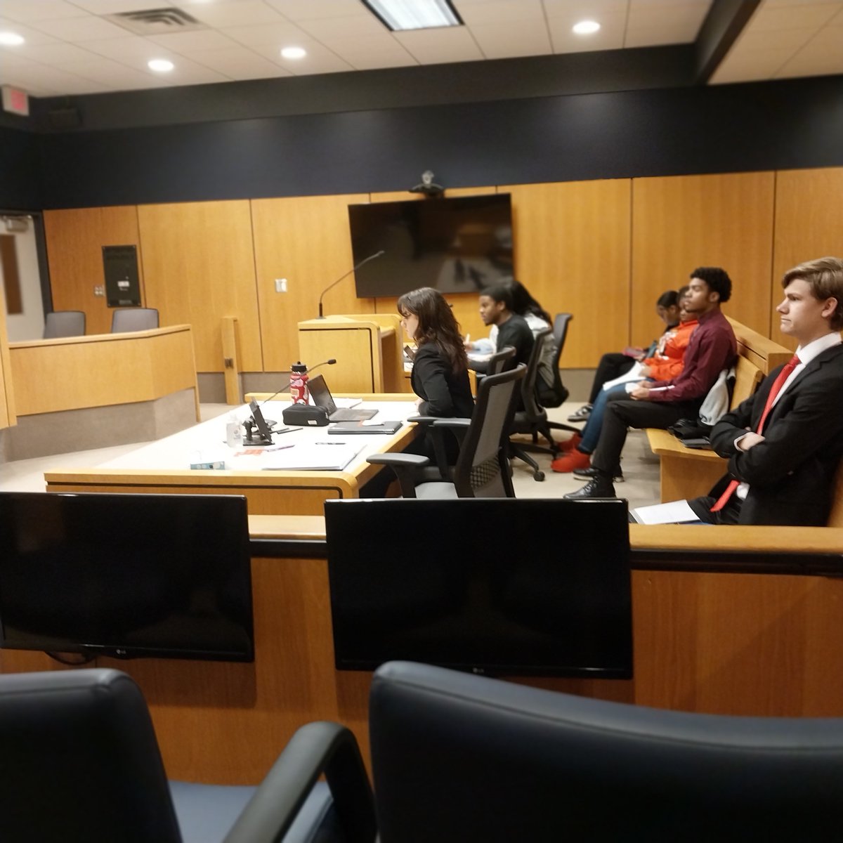 TimothyHhp's tweet photo. MOCK TRIAL IS NOT A 9-5 JOB!!!! Our students have an awesome community partner in @TeamAndary  for our LAW/PUBLIC SAFETY career pathway. Today's scrimmage vs Chandler Park was very helpful. #CTEMONTH @RomeoHighSchool @RomeoHHP https://t.co/OCH1JLbY4O