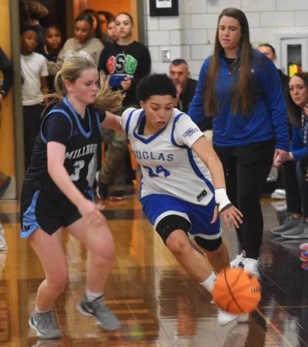 T0mmy_0wens's tweet photo. Down 43 to the #2 team in the state.. All you should do is continue to fight. 🥊 
Proud of my girl for always (100% of the time)  putting the Team first. https://t.co/NTexxgrW1l