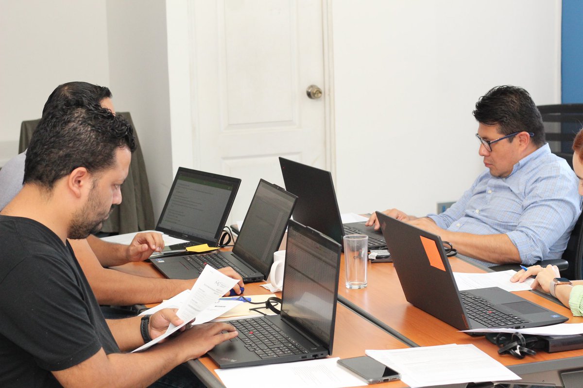 ObsElectoralSV's tweet photo. El pasado 27 de enero el Asocio Académico realizó el simulacro de transmisión de datos por parte de la Red de Observación Electoral 2024.

Este simulacro permite identificar posibles retos para un desarrollo más eficiente de la transmisión de datos de nuestra Red de Observación Electoral 2024, este próximo domingo 4 de febrero.