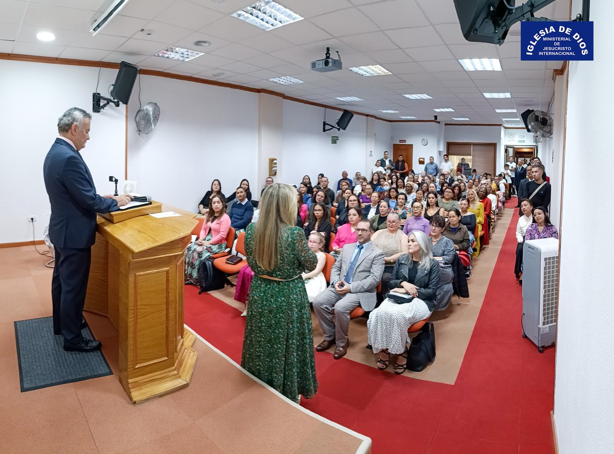 IDMJIoficial's tweet photo. 🇪🇸 Fotos: Visita del Hermano Andrés Carrillo a la Iglesia de Tenerife, España - 1 de febrero de 2024
https://t.co/3SGLjVA4BV

El día Jueves 1 de Febrero de 2024, el Hermano Andrés Carrillo, Supervisor internacional de la Iglesia, y su esposa la Hermana Patricia Ocaña, visitaron la Iglesia en Tenerife, Islas Canarias, España, donde también asistieron creyentes del sur de la isla de Tenerife, aproximadamente 130 creyentes se reunieron ese día en el local de la iglesia que está ubicado al norte de la isla.