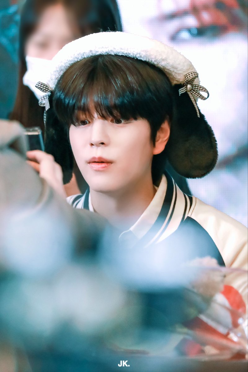 𝟐𝟒𝟎𝟐𝟎𝟑 𝐊𝐌𝐒 𝐒𝐡𝐚𝐧𝐠𝐡𝐚𝐢 𝐅𝐚𝐧𝐬𝐢𝐠𝐧
멍멍... 멍? 
#Seungmin #승민
#스트레이키즈 #StrayKid