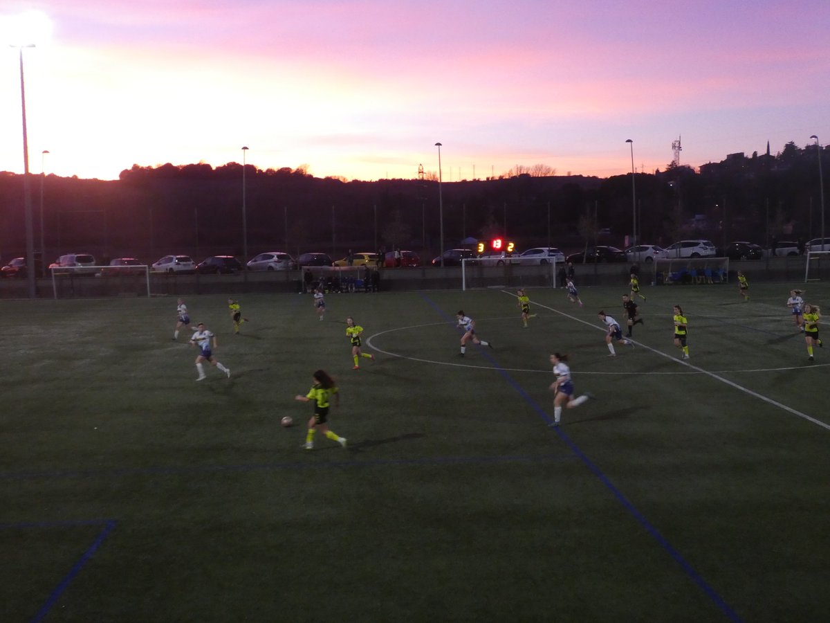 sentimentarlequ's tweet photo. Final del partit a La Roca
El Juvenil A ha caigut derrotat per 3-2 amb la @PBBLaRoca. Alèxia, Naiara i Paula han fet els gols locals. Per part del Sabadell, les golejadores han estat Sara i Júlia.
A la pròxima jornada, el Sabadell rebrà al Girona a Olímpia.
#PrefJuv https://t.co/MwIyB6hoZW