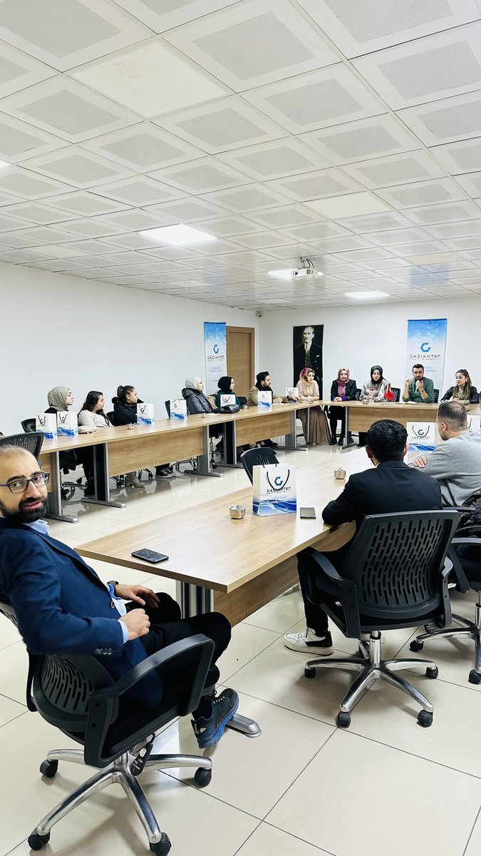 📍Gaziantep Kent Konseyi

Yeni Üye Meclis toplantımızı, Gençlik Meclisi ofisimizde gerçekleştirdik.

Planlamalar yapıldı,programlar hazırlanıyor.⏳
Biz hazırız, ya siz ?⚡️🥳

<a href="/FatmaSahin/">Fatma Şahin</a> <a href="/ercanoguz27/">Ercan Oğuz</a> <a href="/meryemozcan27/">🎀</a> @gaziantepkentkonseyi 
#gaziantep #gençlik #gençlikburada