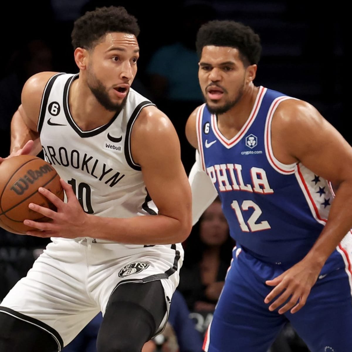 FR_Sixers's tweet photo. -🏀Jour de match🏀

Vs Brooklyn Nets @BrooklynNetsFRA (19-28) 11ème de la conférence EST
Confrontation sur la SR : 1-0 Sixers

📍Wells Fargo Center
⏲️ 00h00 heure française
📺 BeIn Sports, NBA League Pass➡️ https://t.co/zh6TjXa6az

Forme Sixers : ❌❌❌❌✅
Forme Nets : ❌❌✅✅❌

🏥Sixers : Joel Embiid, Kenneth Lofton Jr, Robert Covington, De'Anthony Melton OUT
Marcus Morris Sr, Nicolas Batum QUESTIONNABLE
🏥Nets : Dorian Finney Smith, Day'Ron Sharpe, Dariq Whitehead OUT
Dennis Smith Jr QUESTIONNABLE
Ben Simmons PROBABLE

Fini le road trip, retour à la maison ! On sort d'une victoire méritée mais arrachée dans les derniers instants face aux Jazz et avec un Tyrese Maxey a un niveau MVP.
On va faire face face a une équipe des Nets qui ont des résultats que l'on pourrait considérer comme décevant et auront l'envie de prendre une victoire précieuse à la course au play-in. Ils essaieront probablement de profiter du fait que nous ne soyons pas au complet.
Il y'a des chances que le public du Wells Fargo Center revoit Ben Simmons refouler le parquet ce soir (contre nous), c'est quelque chose qui personnellement m'excite !

Let's go SIXERS !

#BrotherlyLove