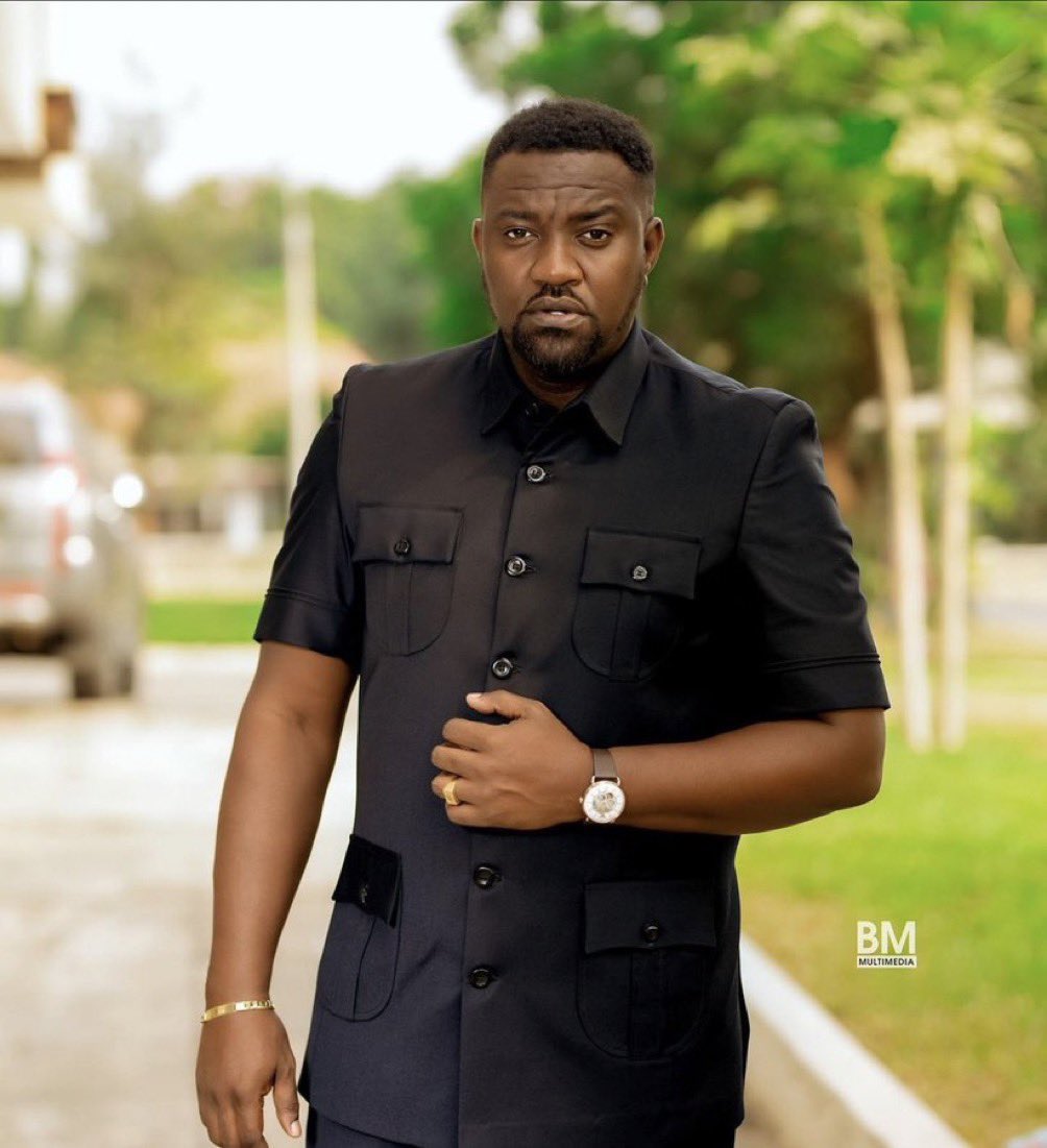 Happy birthday to Sir @johndumelo I’m still on my knees begging you to help me travel outside Ghana, I have money though 😭🤲