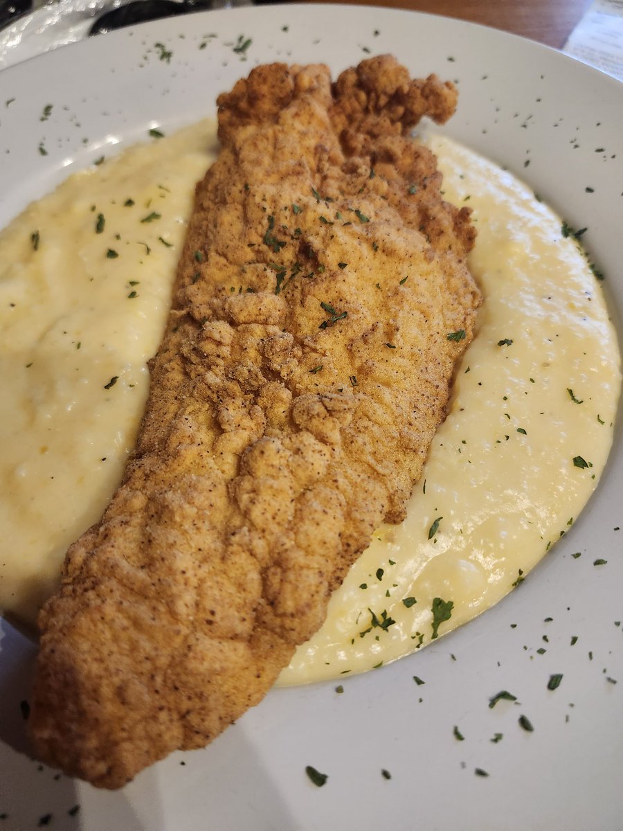 Renzomaticmusic's tweet photo. Any recommendations on good food places to eat in Nola...  Here 4 the weekend. I'm talking bout that good old mom and pops type places. That go to sleep type food 🤔👀👀
#Nola #NewOrleans #MardiGras2024 #Food #seafood #gumbo https://t.co/EMLIwdjzs9