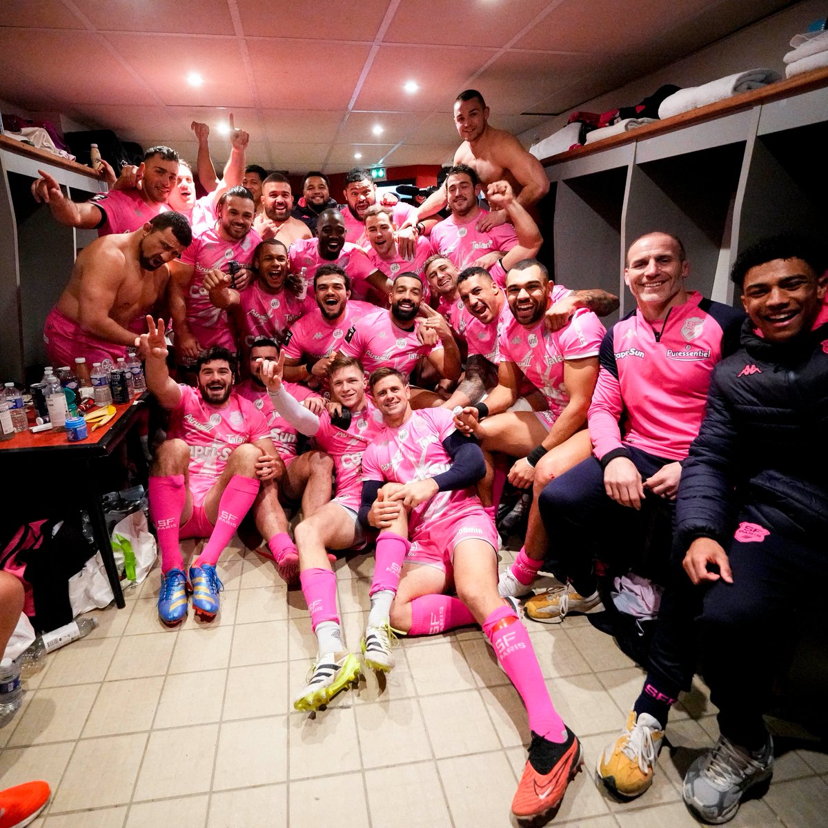 SFParisRugby's tweet photo. 📸 Un bloc de 16 semaines qui se termine sur une bonne note ✅

Place à des vacances bien méritées 🤩

#OYOSFP https://t.co/s1DA6weFiB