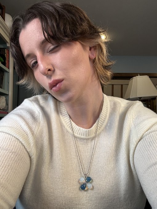 This is my best attempt at a wink thus far https://t.co/5pRPKoG8R8