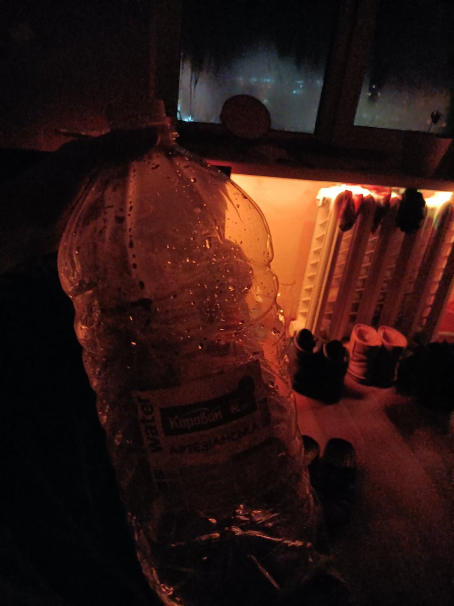 iskorka_sofiyka's tweet photo. Bottle + LED streamer with Ali = new wallpaper for all social networks https://t.co/PD20MJseU0