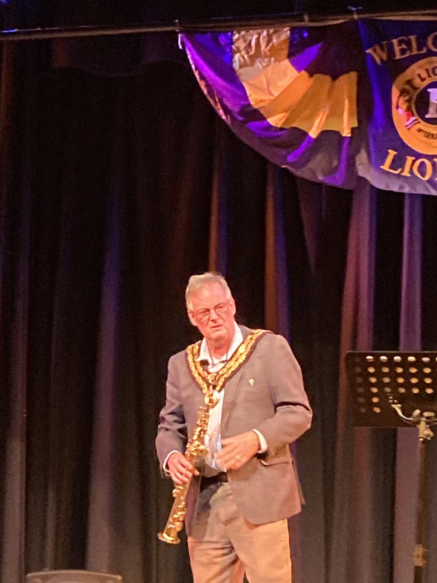 Fabulous afternoon, thank you #TonbridgeLionsClub for entertaining  the single senior citizens in #Tonbridge at the #Angelcentre fantastic to revive this great tradition and proud to be part of this amazing club! <a href="/JamesLark2/">Cllr James Lark</a>  loved his solo spot on #sopranosax