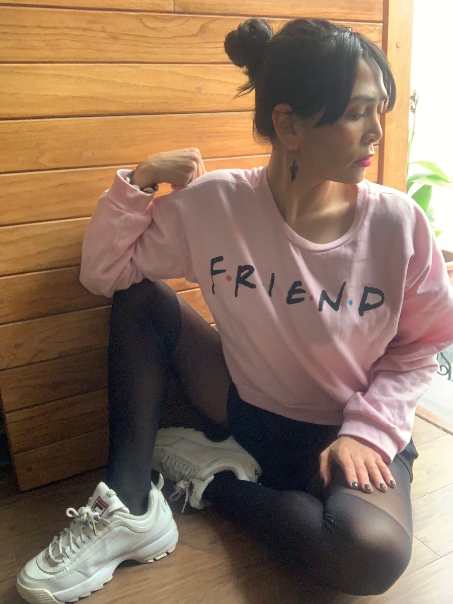 esthercitaromo's tweet photo. A quién le gustaba #friends? A mi me encantaba la vi dos veces #collants #nylons #nylonfeet #nylonmodel#pantimedias #hosiery #nylonfeetmodel #calze #autoreggenti #nylonbeauty #leggies #longlegs
#feetsoles #piedi #pies #feetmodel https://t.co/m7hg6ZmUKi