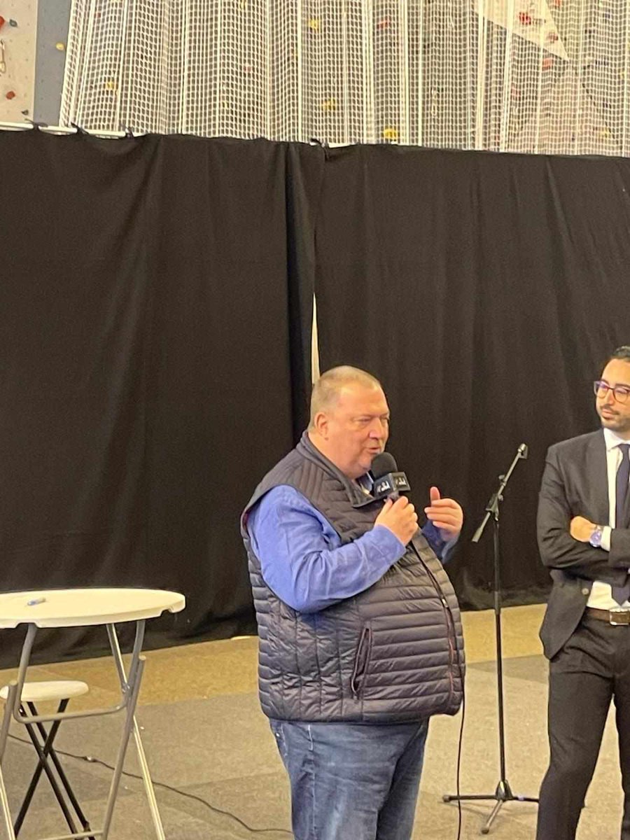 Ravi d’inaugurer #Orient_Action organisé par <a href="/asso_eureka/">Association Eurêka</a> et <a href="/goussainville95/">Ville Goussainville</a> pour permettre aux collégiens &amp; lycéens de réfléchir à leur avenir et de choisir la bonne formation…

<a href="/ahamida95/">Abdelaziz Hamida</a> <a href="/CCI_95/">CCI Val-d'Oise  🇫🇷</a> <a href="/CCI_Paris_IdF/">CCI Paris IdF</a> <a href="/ccifrance/">CCI France 🇫🇷🇪🇺</a> <a href="/AgiresDev/">AGIRES Développement</a> <a href="/CEFJ_2020/">CEFJ Comité d’Echanges Franco-Japonais</a> <a href="/effervescence95/">Salon Effervescence Val d'Oise</a> <a href="/valdoise/">Département du Val d'Oise</a>