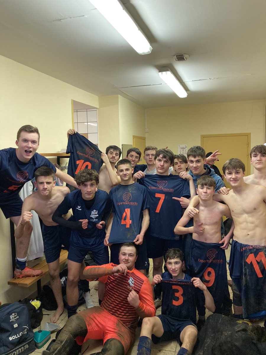 U18

🔥 C’est fait ! Les U18 montent en D1 !

‼️ À l’issue d’un match électrique entre nos protégés et Londinières, c’est bien nos minots qui l’emportent !

ALLER FCV !
🔵⚪️