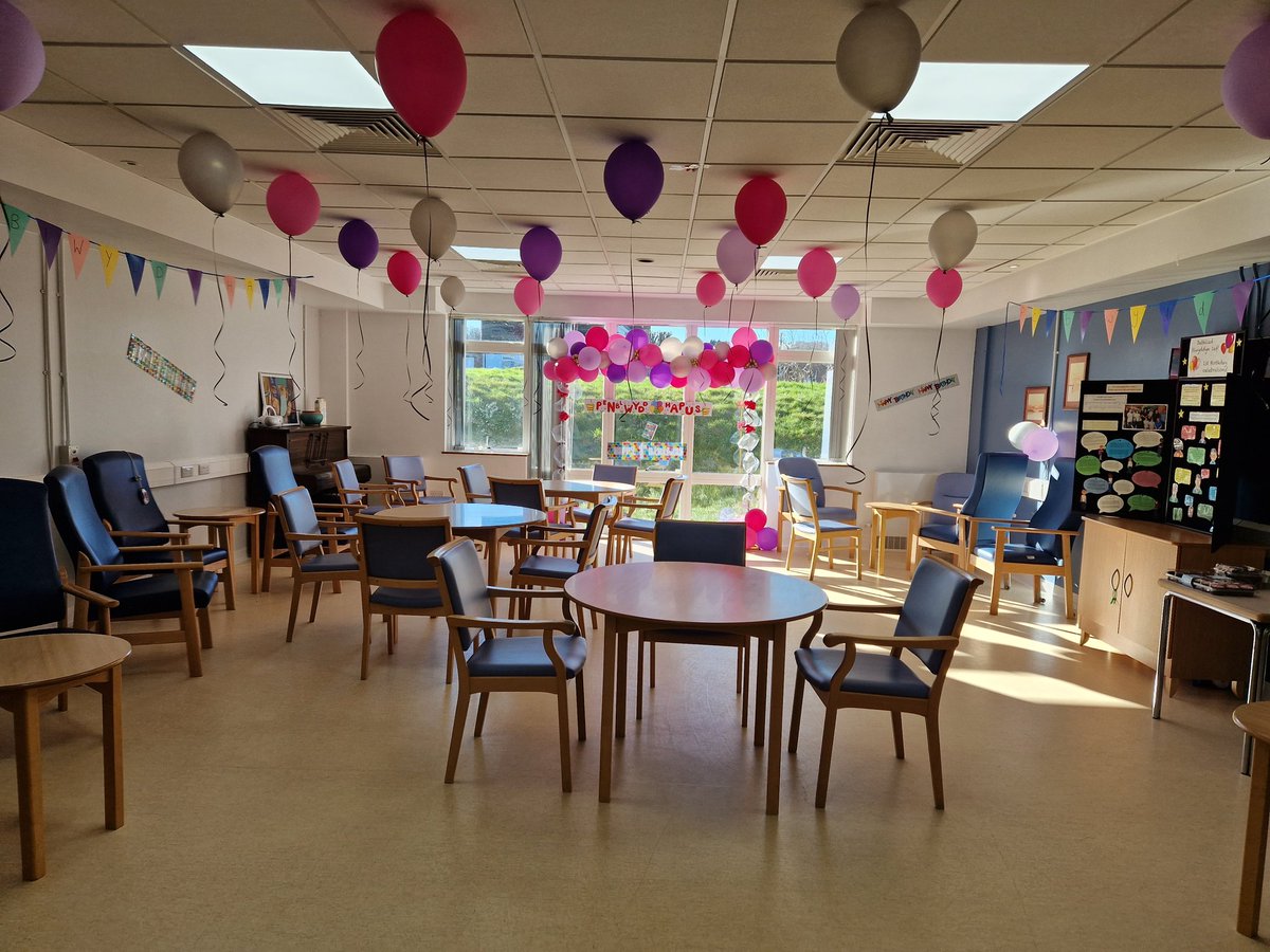 Dathlu bwyddyn ers dechrau'r uned adfer stroc yng Nglannau Dryfrdwy. Digon i'w ddathlu a llawer mwy i'w ddysgu a'i ddatblygu. 
Celebrating a year since opening the stroke rehab unit at Deeside. Lots to celebrate and more to learn and develop.