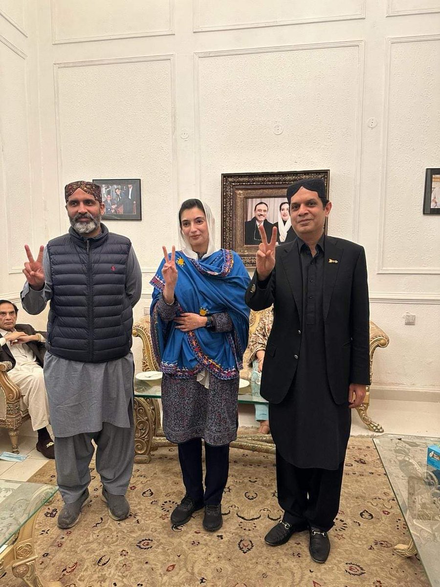 TeamNauman's tweet image. Aks-e-Benazir @AseefaBZ Zardari at Sukkur House after Sukkur's Grand rally for General Election 2024.

On 8th February Vote for TEER 🏹 in NA200 Sukkur.

#NaumanIslamShaikh #NA200 #VoteForTeer #Sukkur #AseefaBhuttoZardari