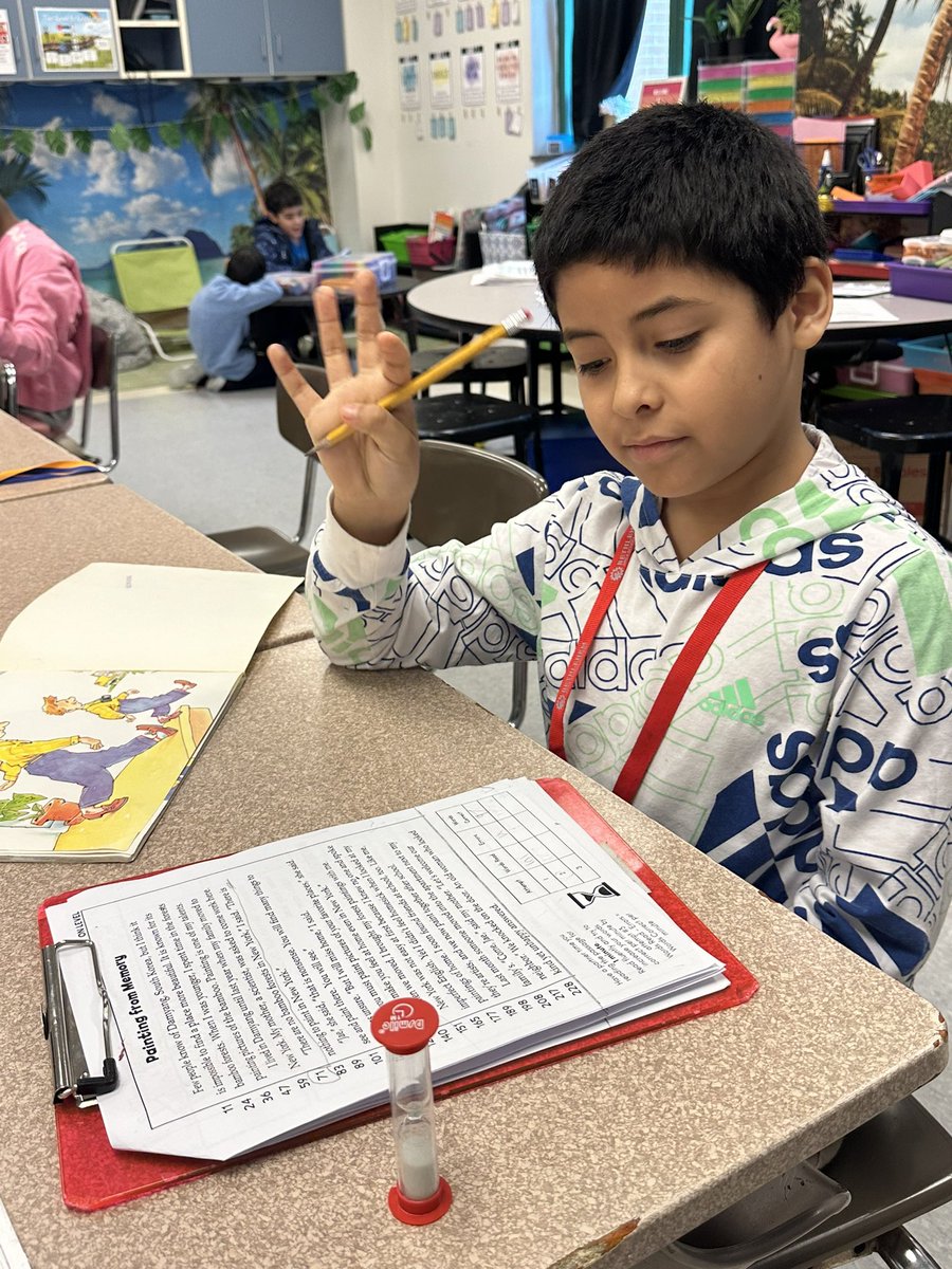 Students that read together, succeed together 🙌🏽 love these kids 🥰 @DoneganBASD #3rdgrade