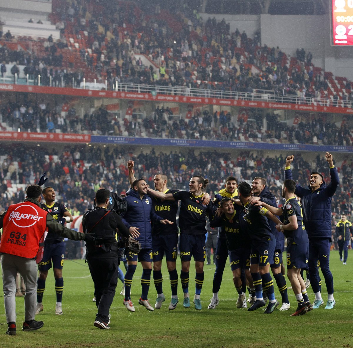 Sevdik seni her şeyden çok! 💛💙