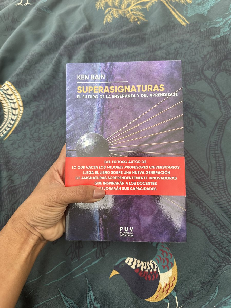 Llegó, llegó 🚀 un nuevo libro para empezar este 2024 con toda gracias a mi <a href="/utboficial/">UTB Oficial</a> y Ecosistema Universitario. Nos veremos cada jueves para analizarlo en los clubes de lectura.