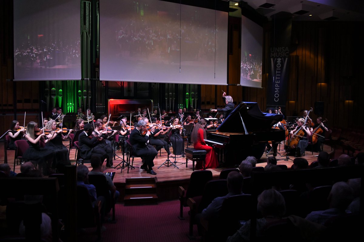 unisa's tweet photo. #UnisaMusicComp | The final classical performance of the night was given by Elizaveta Ukrainskaia, one of the finalists.
@unisaradio
@unisamusicfound
#Unisa150 https://t.co/qWp5EXjsYW