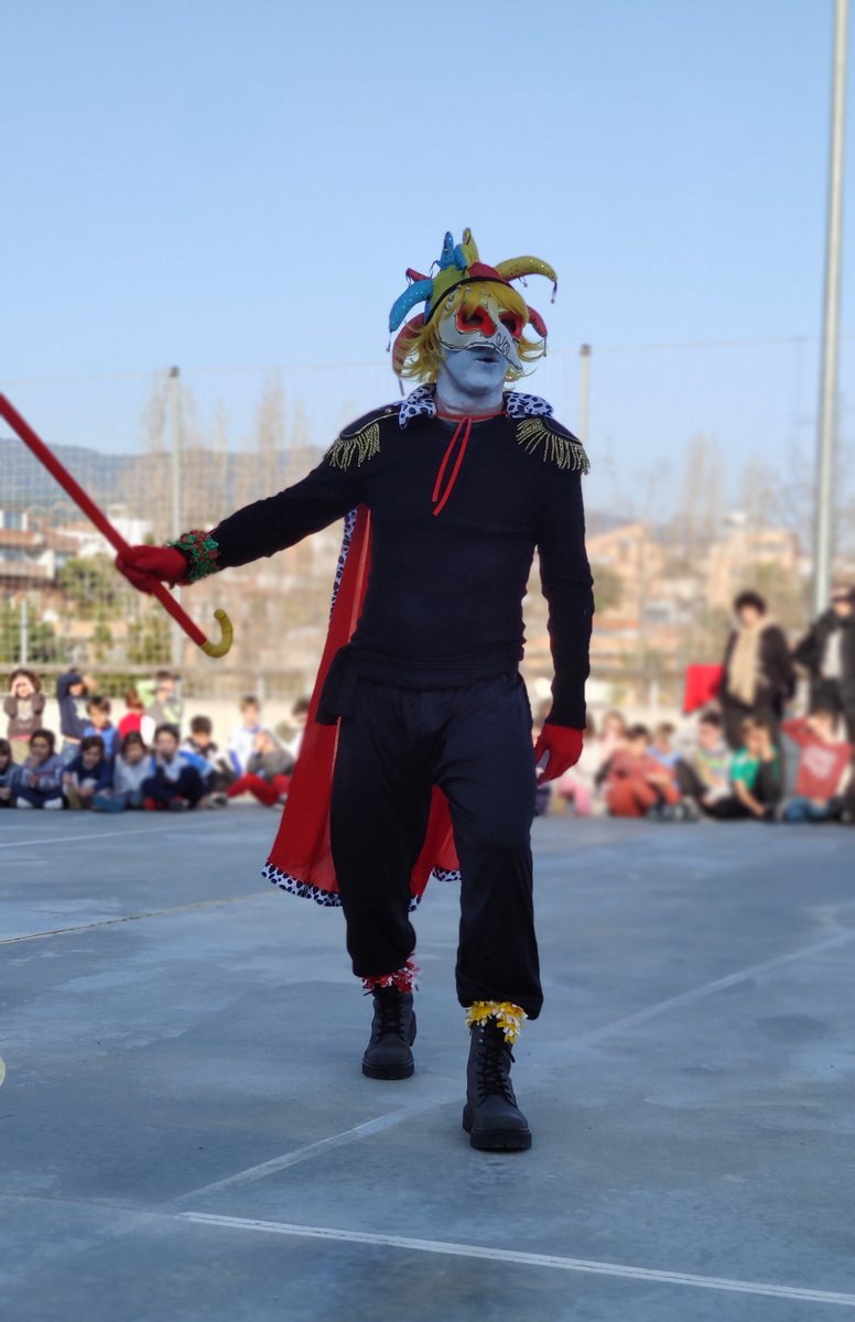 El Carnaval s'apropa i Sa Majestats Carnestoltes han irromput a l'escola per provocar el desordre i la disbauxa. 
Segur que les consignes seran seguides per tots els infants i acabarem la setmana gaudint d'una gran rua!
Endavant la festa!